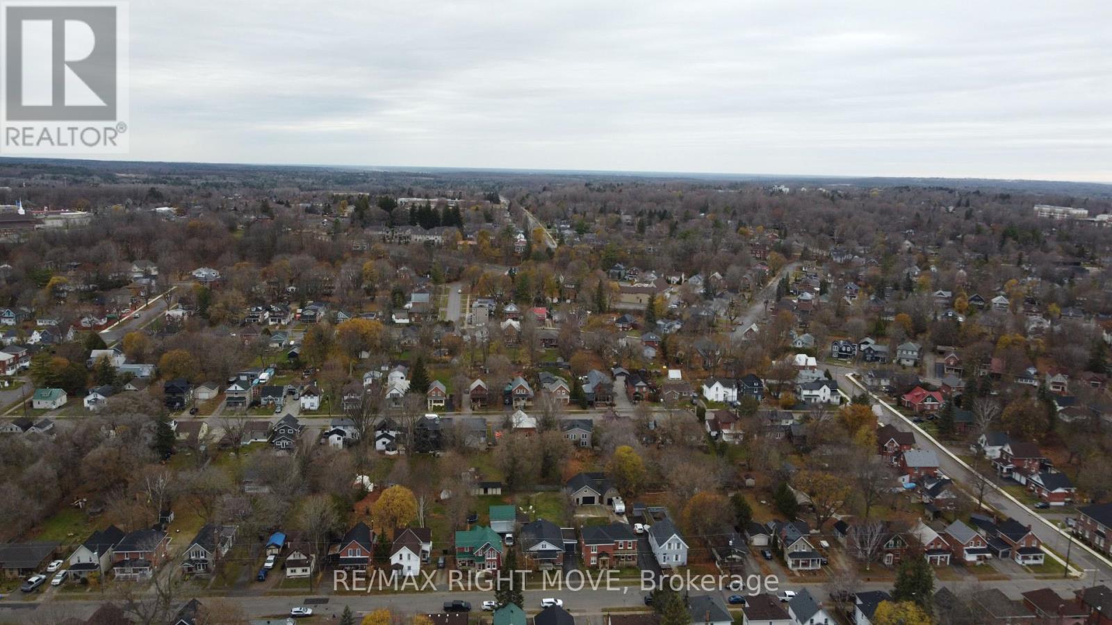 206 Mary Street, Orillia, Ontario  L3V 3E6 - Photo 6 - S12163430