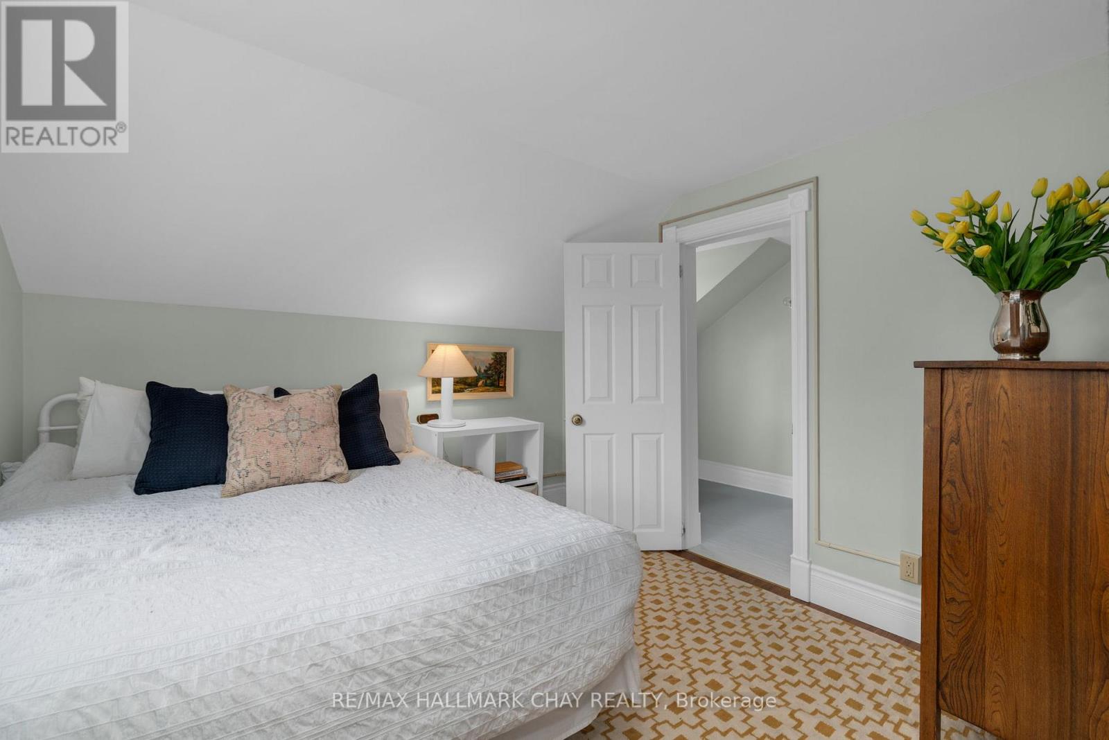 4 Wellington Street E, Clearview, Ontario  L0M 1G0 - Photo 21 - S12163455