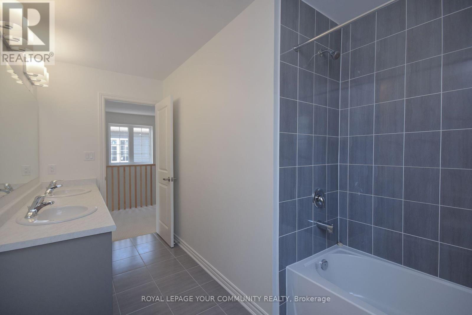 244 Mckenzie Drive, Clearview, Ontario  L0M 1S0 - Photo 20 - S12163528