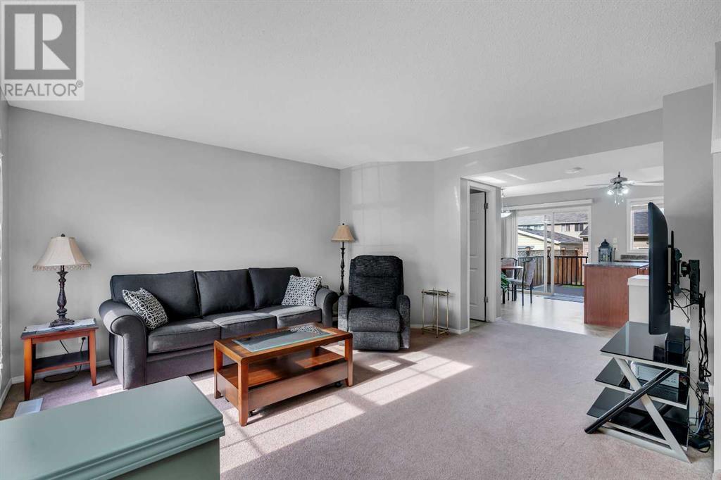 Property at 126 Elgin Place SE image 2