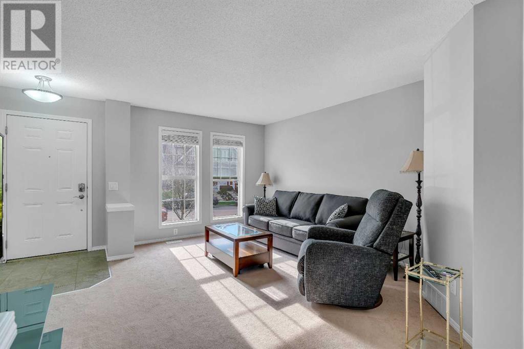 Property at 126 Elgin Place SE image 4