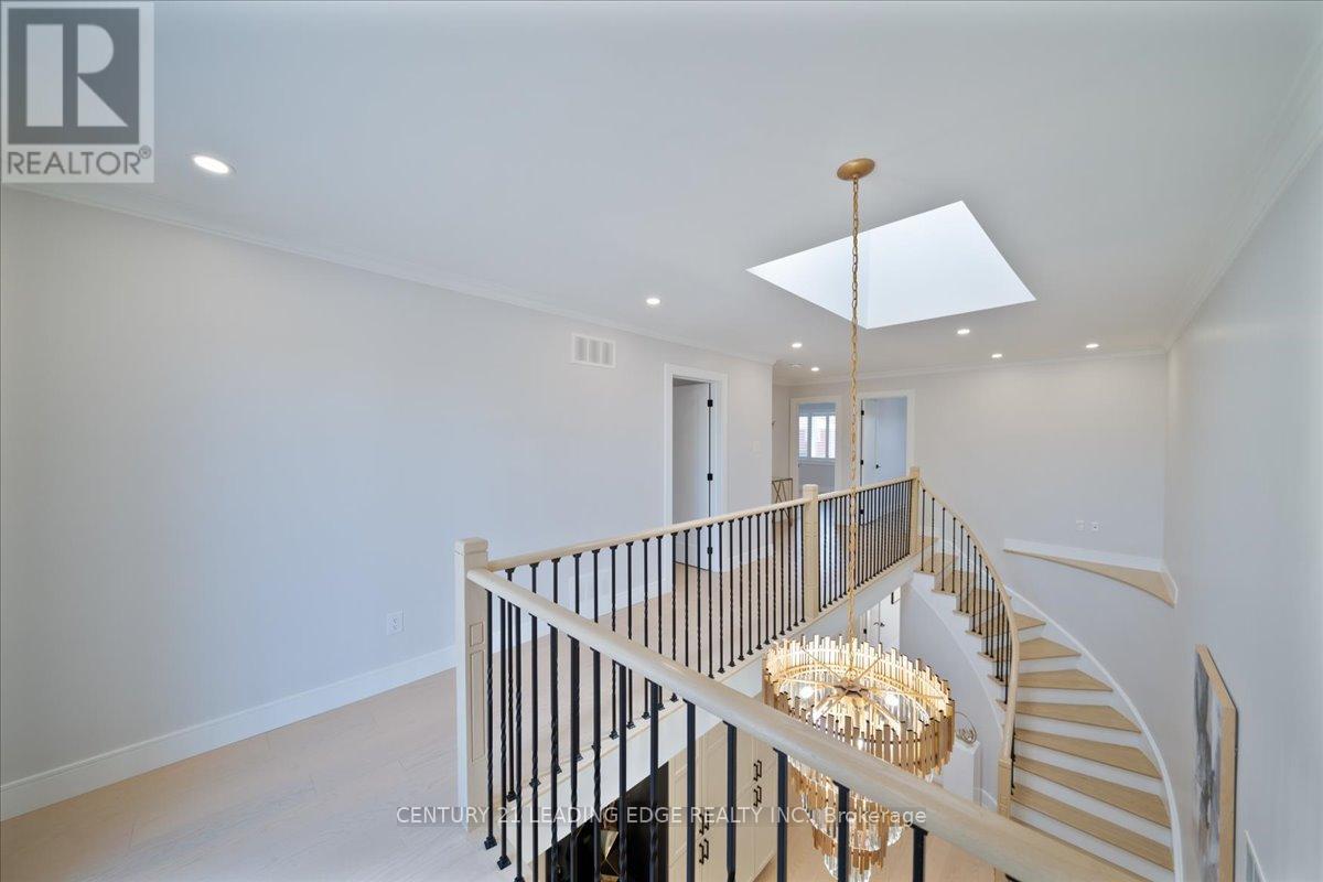 157 Jeanne Drive, Vaughan, Ontario  L4L 1X8 - Photo 14 - N12162934
