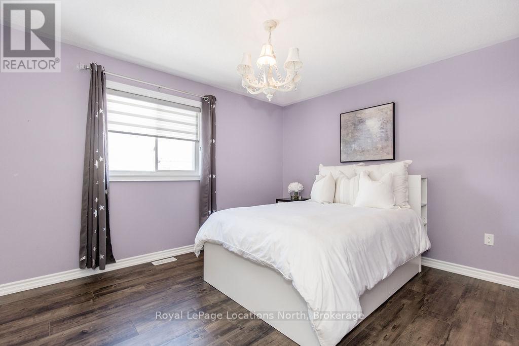 13 Academy Avenue, Wasaga Beach, Ontario  L9Z 0G9 - Photo 21 - S12163660