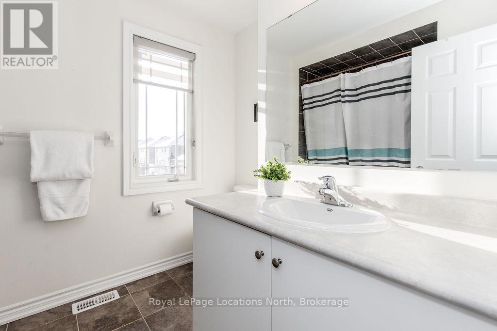 13 Academy Avenue, Wasaga Beach, Ontario  L9Z 0G9 - Photo 23 - S12163660