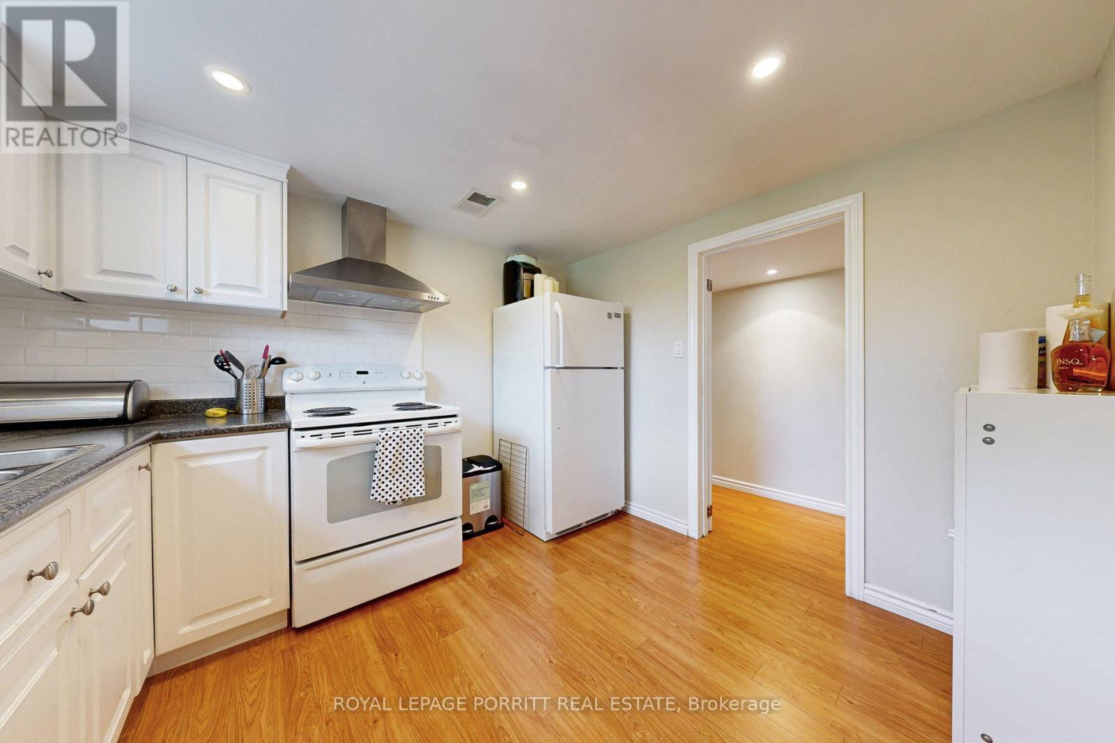 3 Orianna Drive, Toronto, Ontario  M8W 4M8 - Photo 37 - W12158393