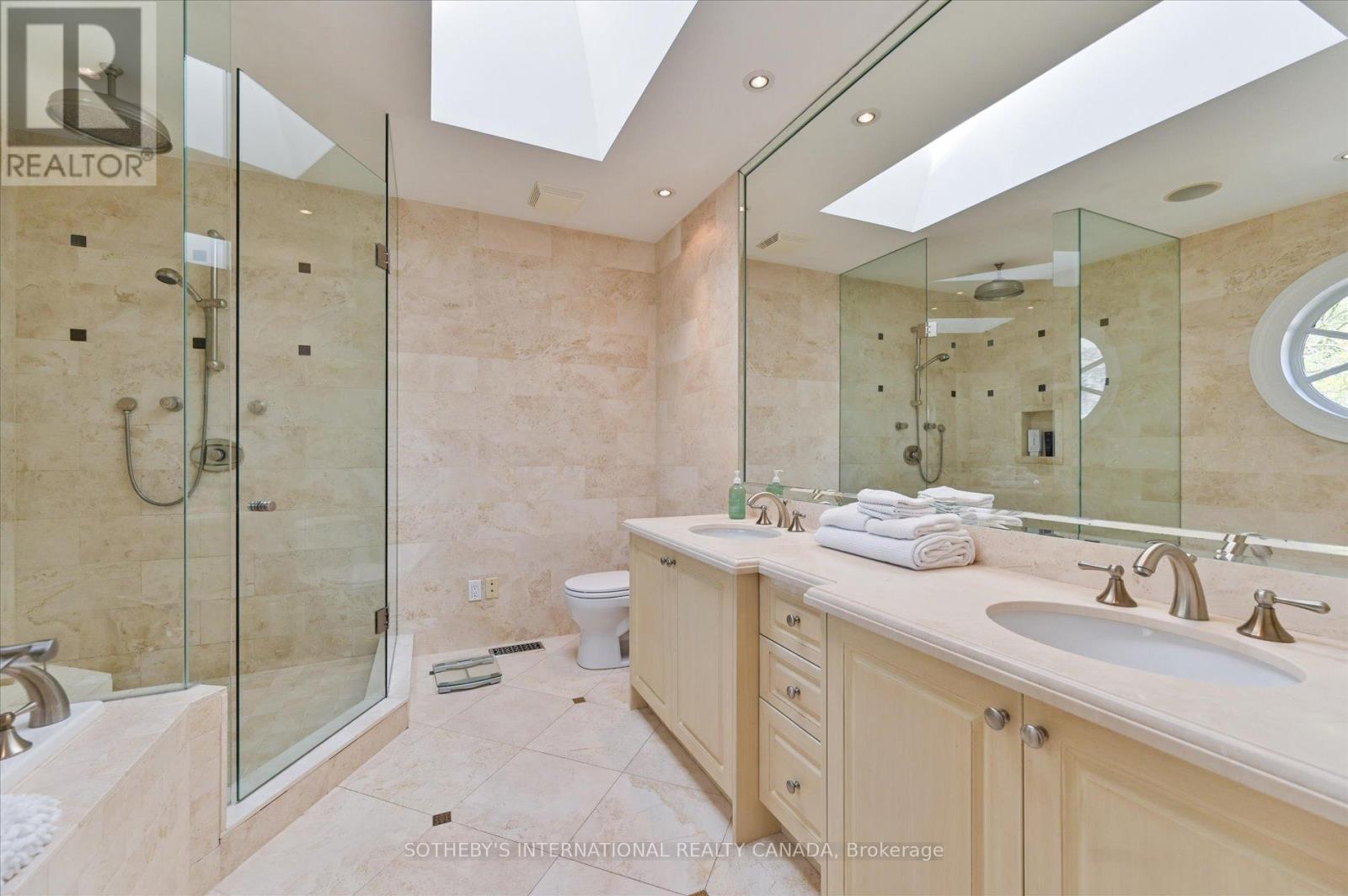 446 Elm Road, Toronto, Ontario  M3W 3W9 - Photo 16 - C12163143