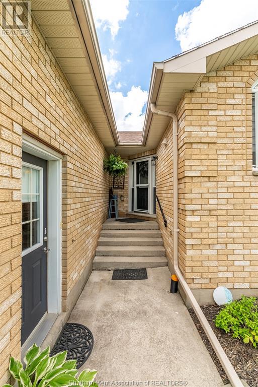 51 Pine Drive, Wallaceburg, Ontario  N8A 3L9 - Photo 32 - 25002454