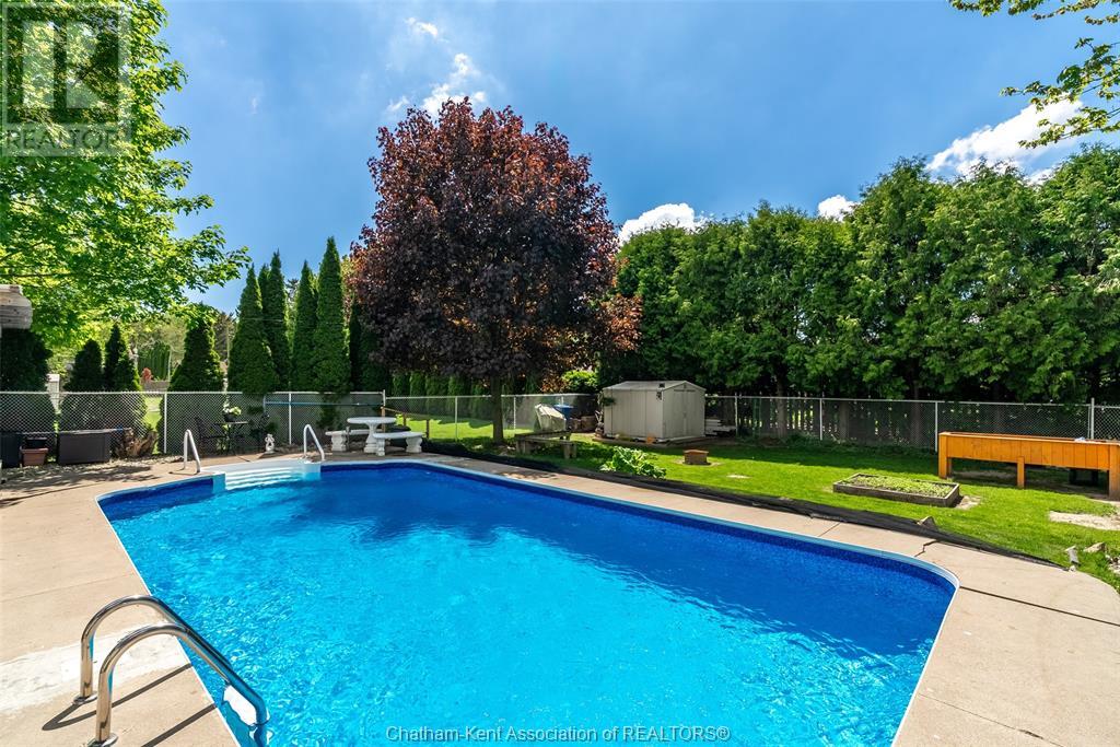 51 Pine Drive, Wallaceburg, Ontario  N8A 3L9 - Photo 40 - 25002454