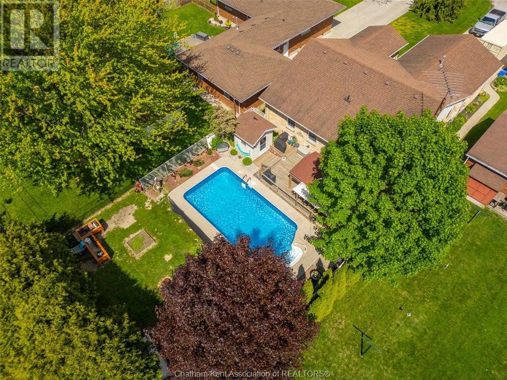 51 Pine Drive, Wallaceburg, Ontario  N8A 3L9 - Photo 48 - 25002454