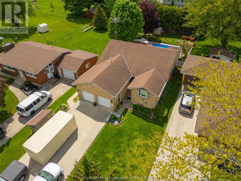 51 Pine Drive, Wallaceburg, Ontario  N8A 3L9 - Photo 50 - 25002454