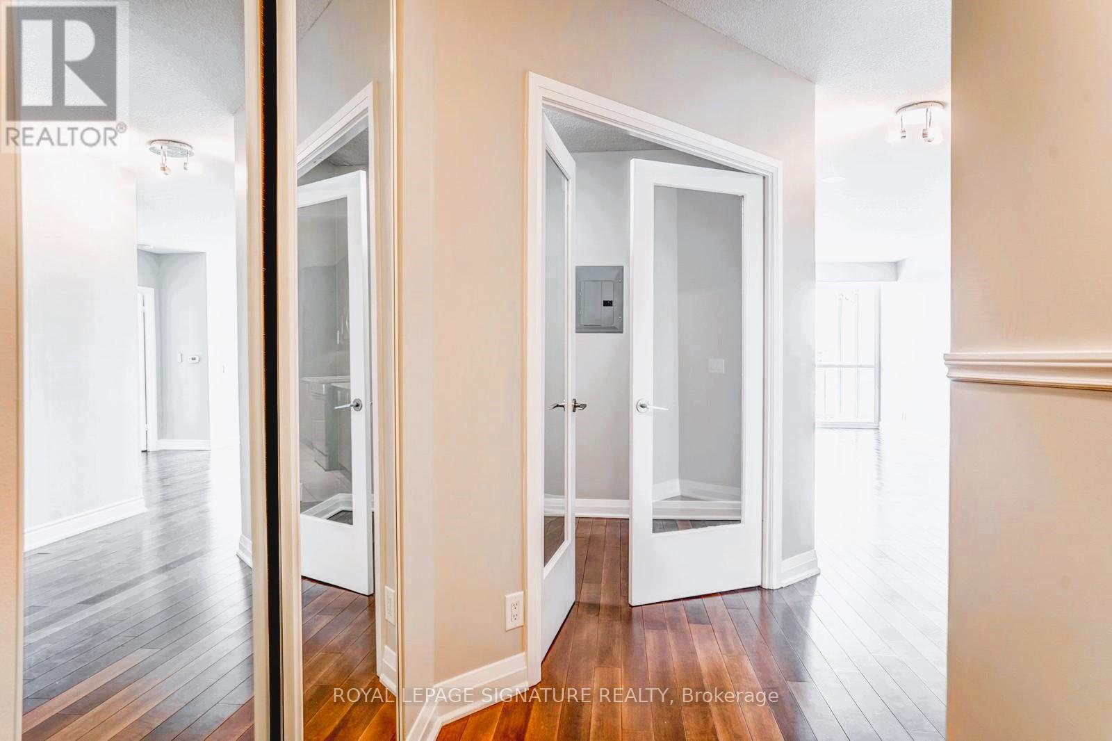 614 - 1055 Southdown Road, Mississauga, Ontario  L5J 0A3 - Photo 4 - W12163383