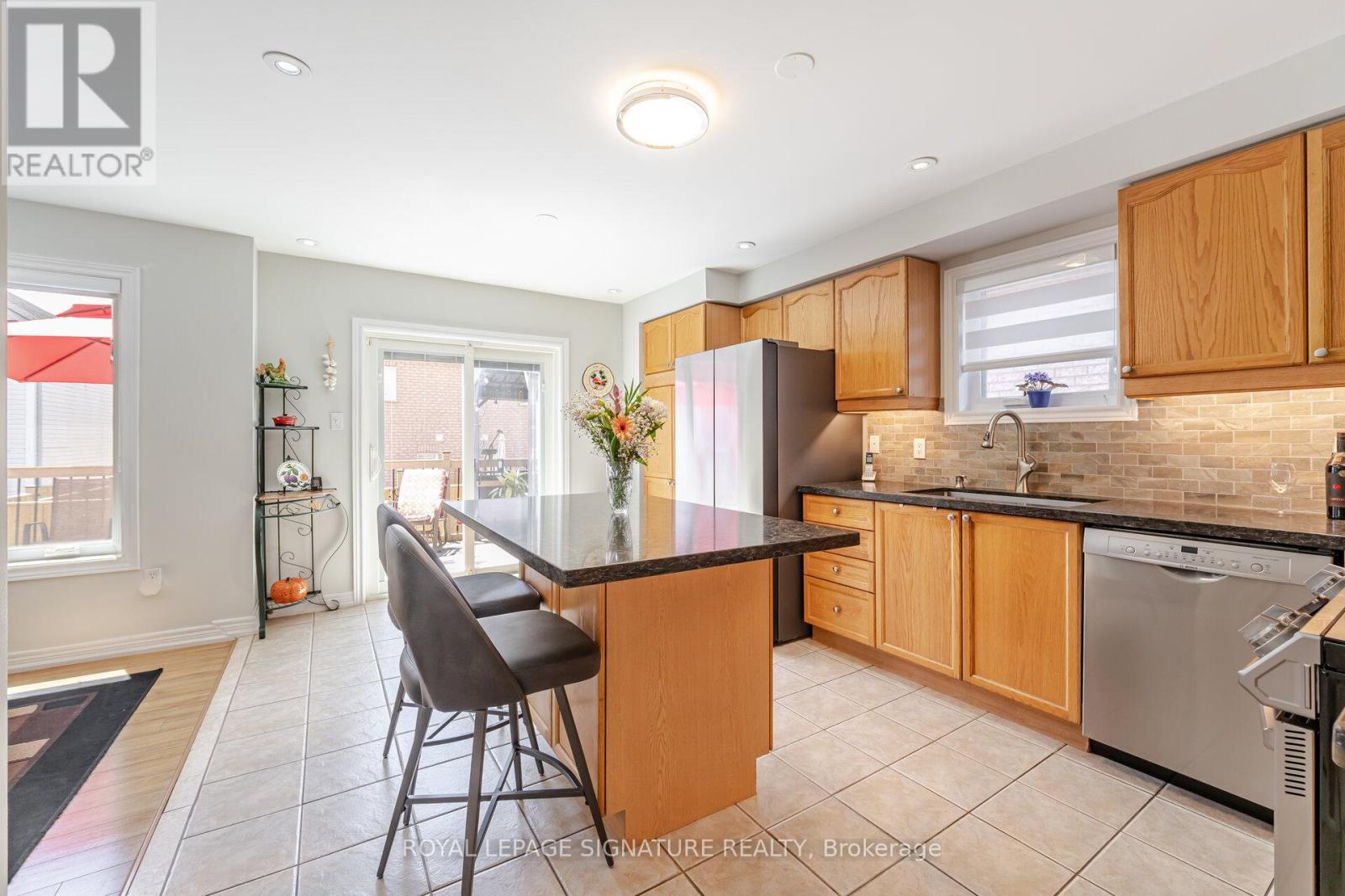 206 Van Scott Drive, Brampton, Ontario  L7A 1V9 - Photo 14 - W12163401