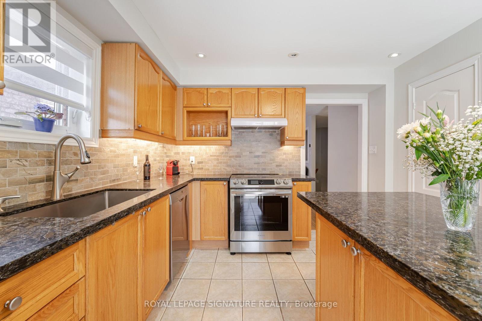 206 Van Scott Drive, Brampton, Ontario  L7A 1V9 - Photo 18 - W12163401