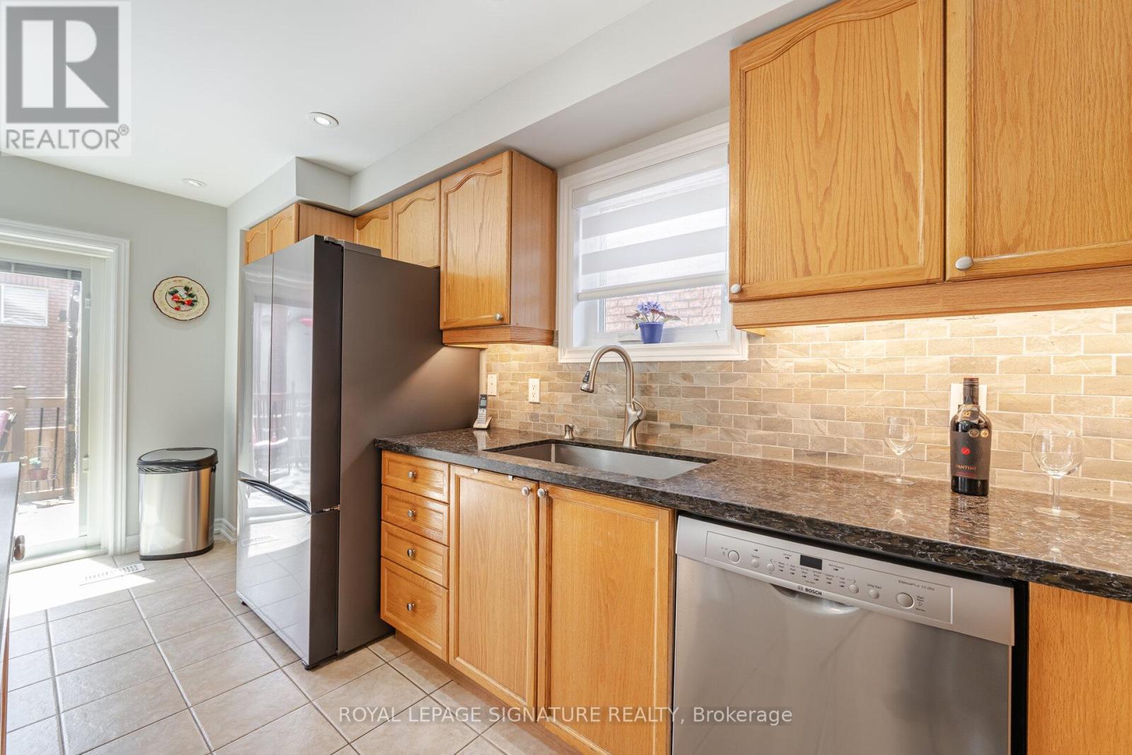 206 Van Scott Drive, Brampton, Ontario  L7A 1V9 - Photo 19 - W12163401