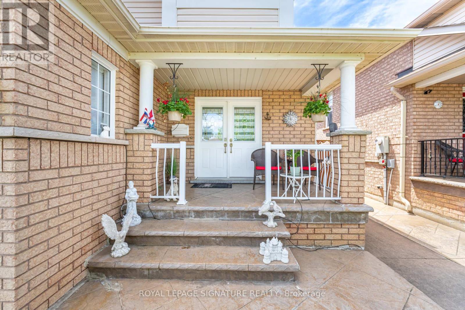 206 Van Scott Drive, Brampton, Ontario  L7A 1V9 - Photo 4 - W12163401