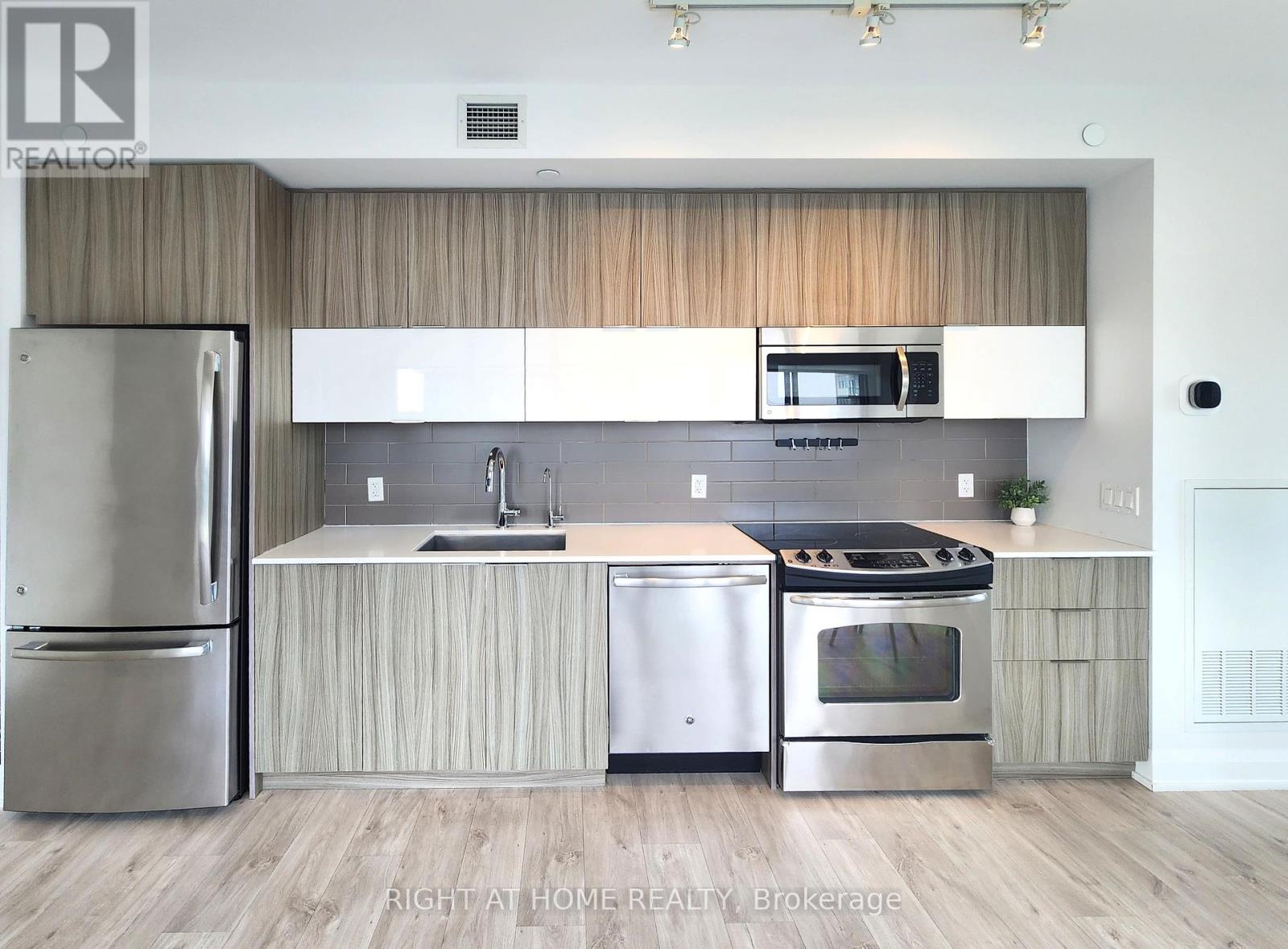 1402 - 56 Annie Craig Drive, Toronto, Ontario  M8V 0C8 - Photo 3 - W12163423