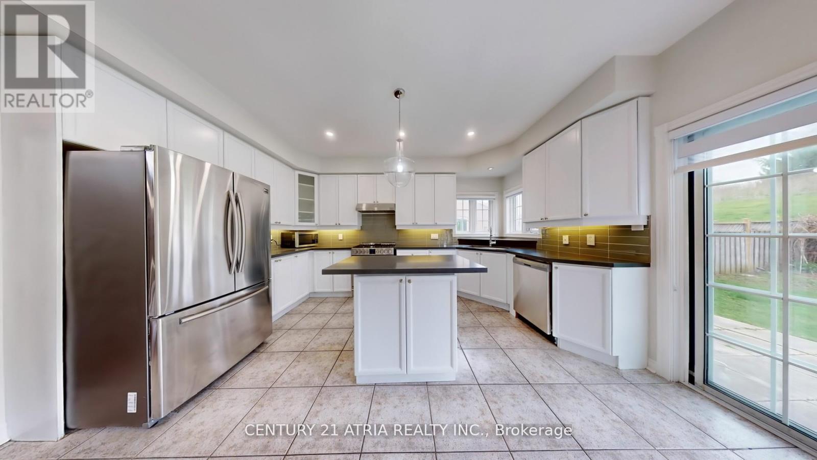 323 Bristol Road E, Mississauga, Ontario  L4Z 3V6 - Photo 13 - W12163433