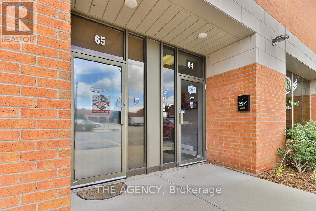 64 & 65 - 3176 Ridgeway Drive, Mississauga, Ontario  L5L 5S7 - Photo 3 - W12163437