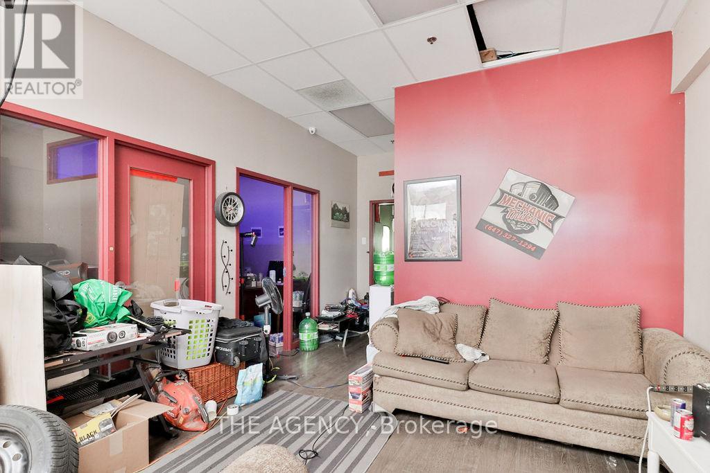 64 & 65 - 3176 Ridgeway Drive, Mississauga, Ontario  L5L 5S7 - Photo 38 - W12163437