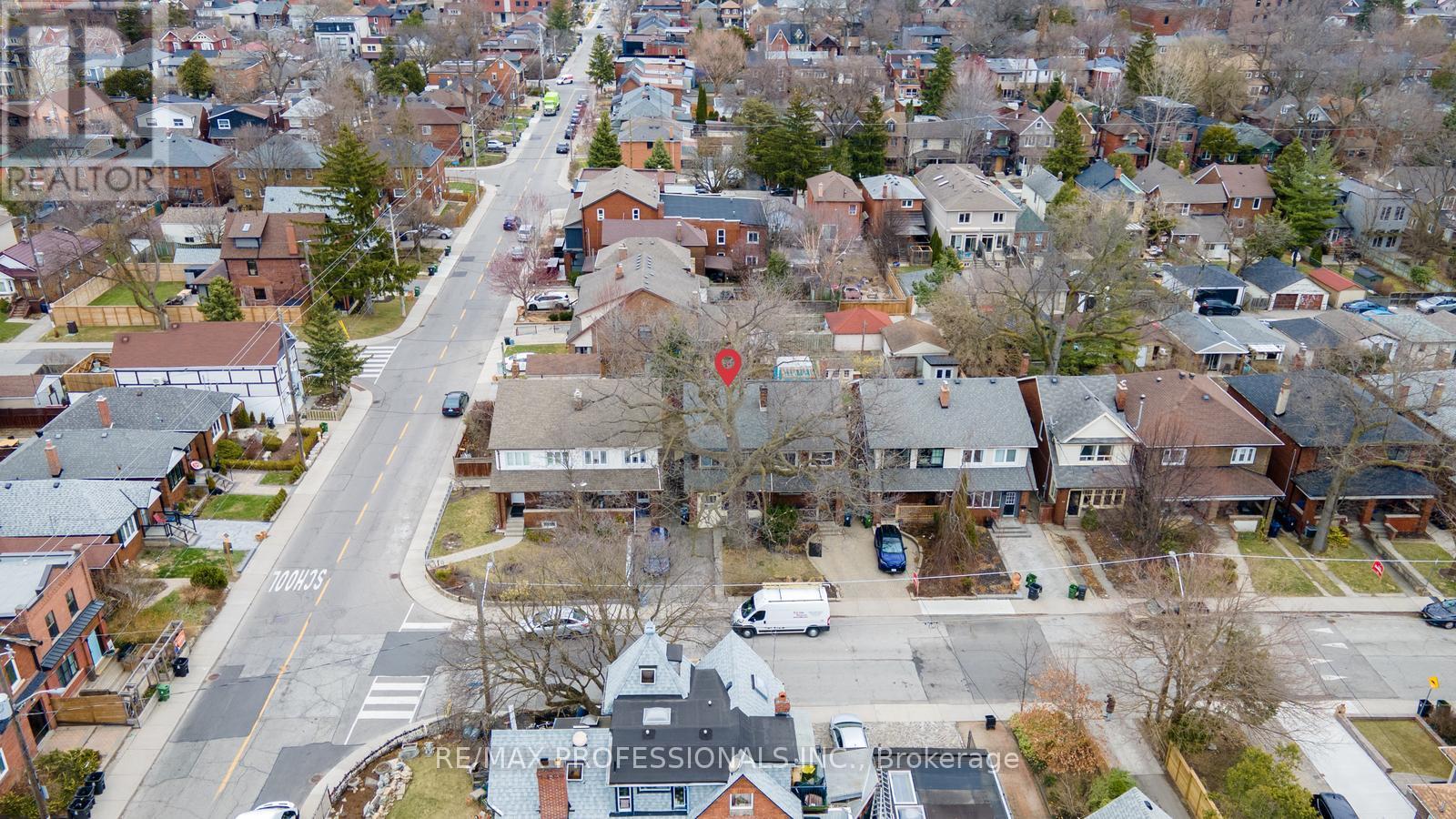 857 Windermere Avenue, Toronto, Ontario  M6S 3M5 - Photo 17 - W12163470