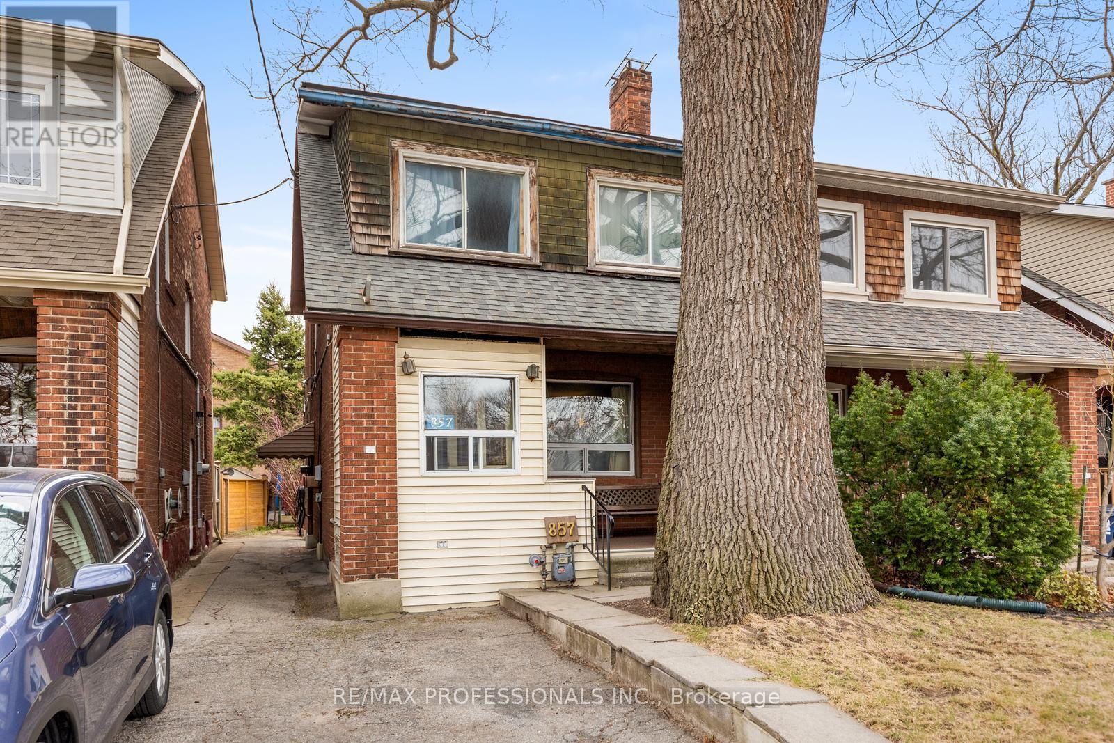 857 Windermere Avenue, Toronto, Ontario  M6S 3M5 - Photo 2 - W12163470