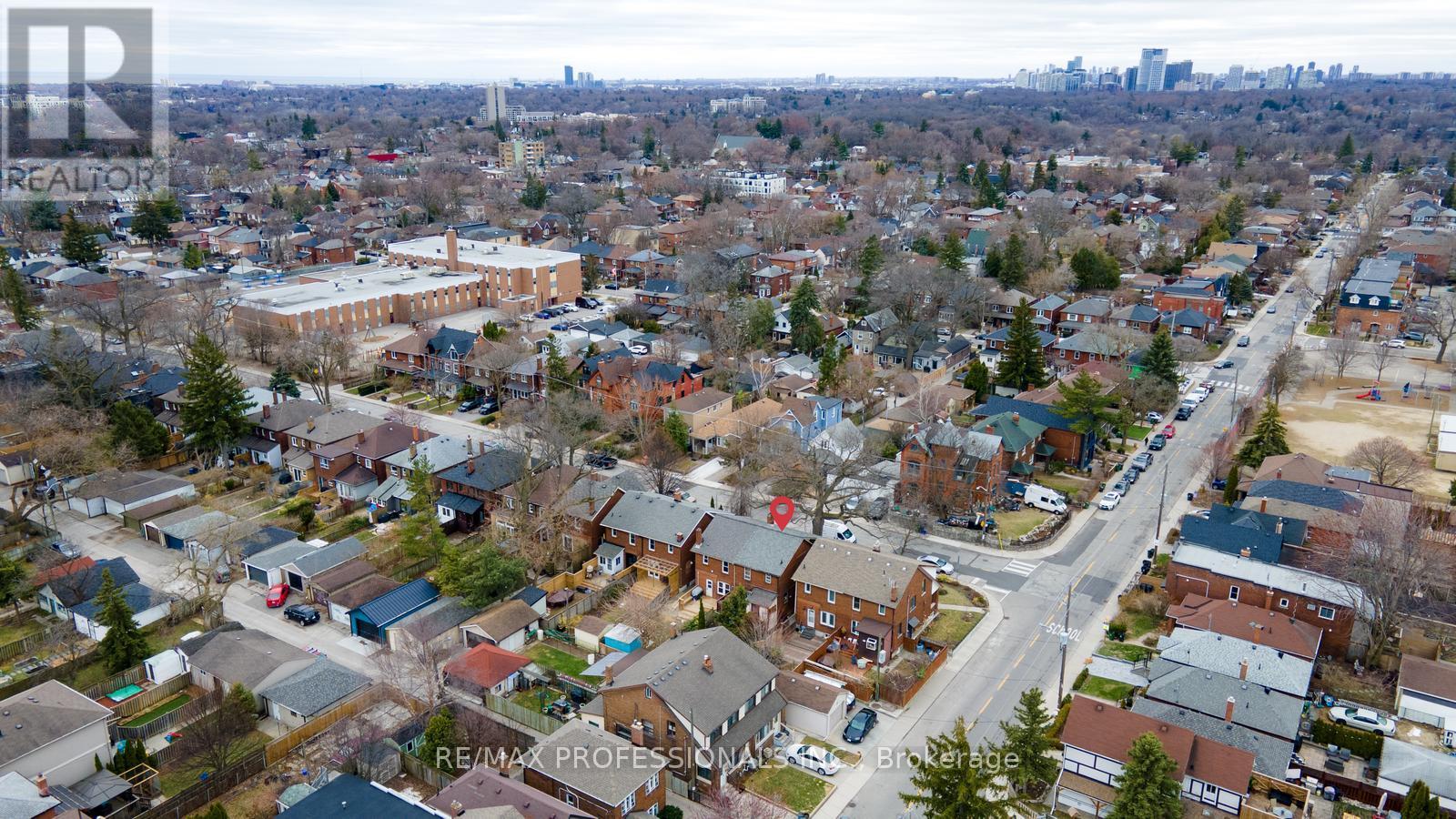 857 Windermere Avenue, Toronto, Ontario  M6S 3M5 - Photo 24 - W12163470