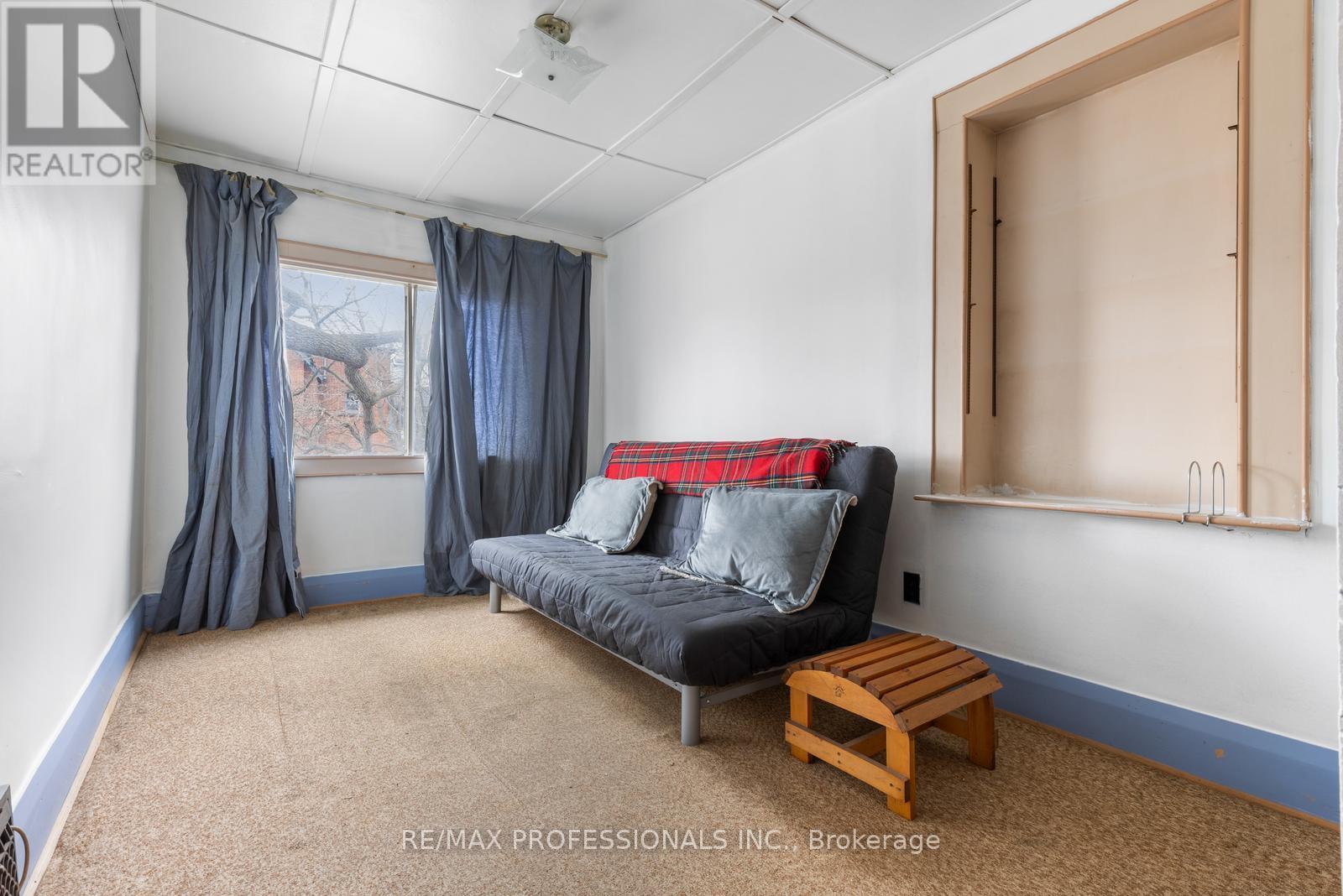 857 Windermere Avenue, Toronto, Ontario  M6S 3M5 - Photo 8 - W12163470