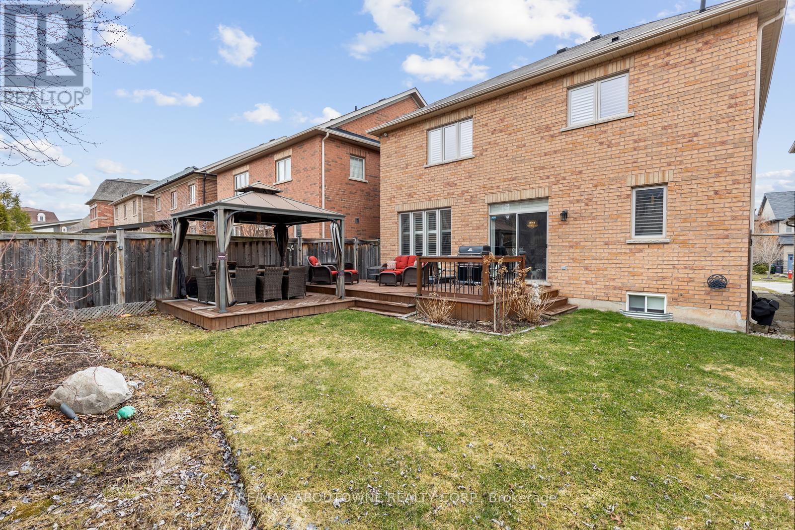 22 Interlacken Drive, Brampton, Ontario  L6X 0W7 - Photo 31 - W12163488