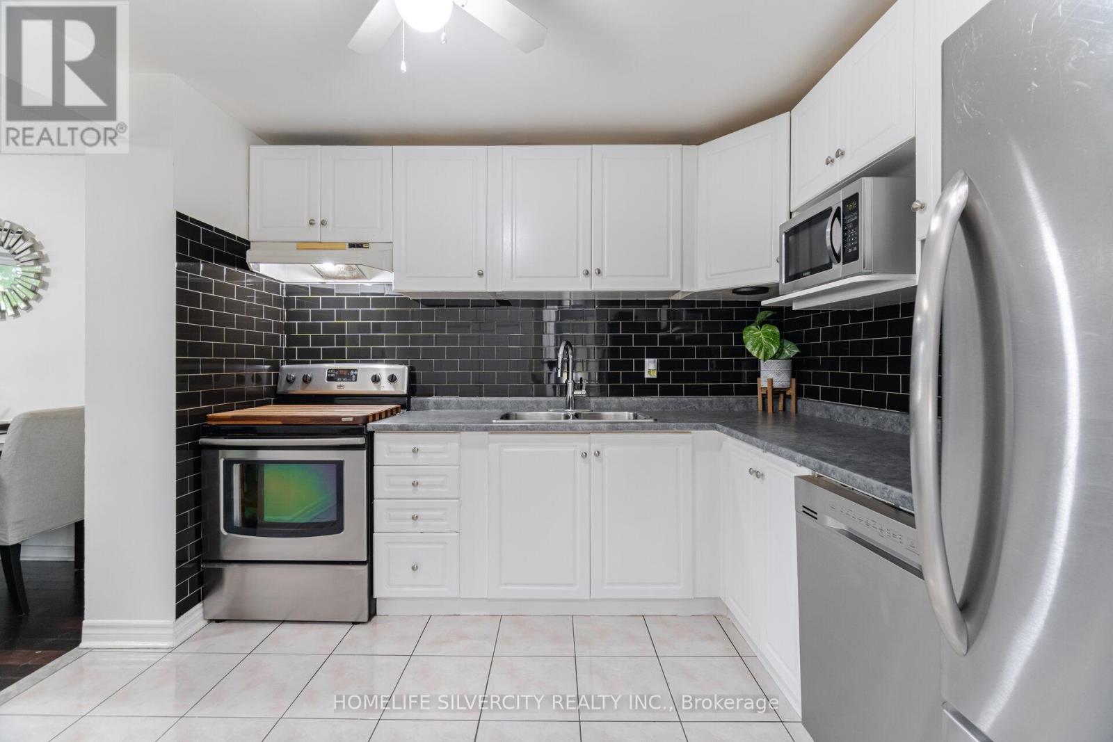 7 - 3500 Glen Erin Drive, Mississauga, Ontario  L5L 1W6 - Photo 4 - W12163545