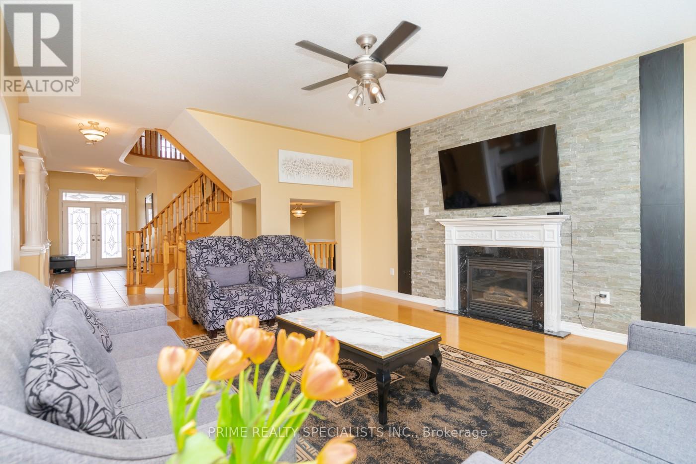 50 Gallucci Crescent, Brampton, Ontario  L6P 1R6 - Photo 11 - W12163562