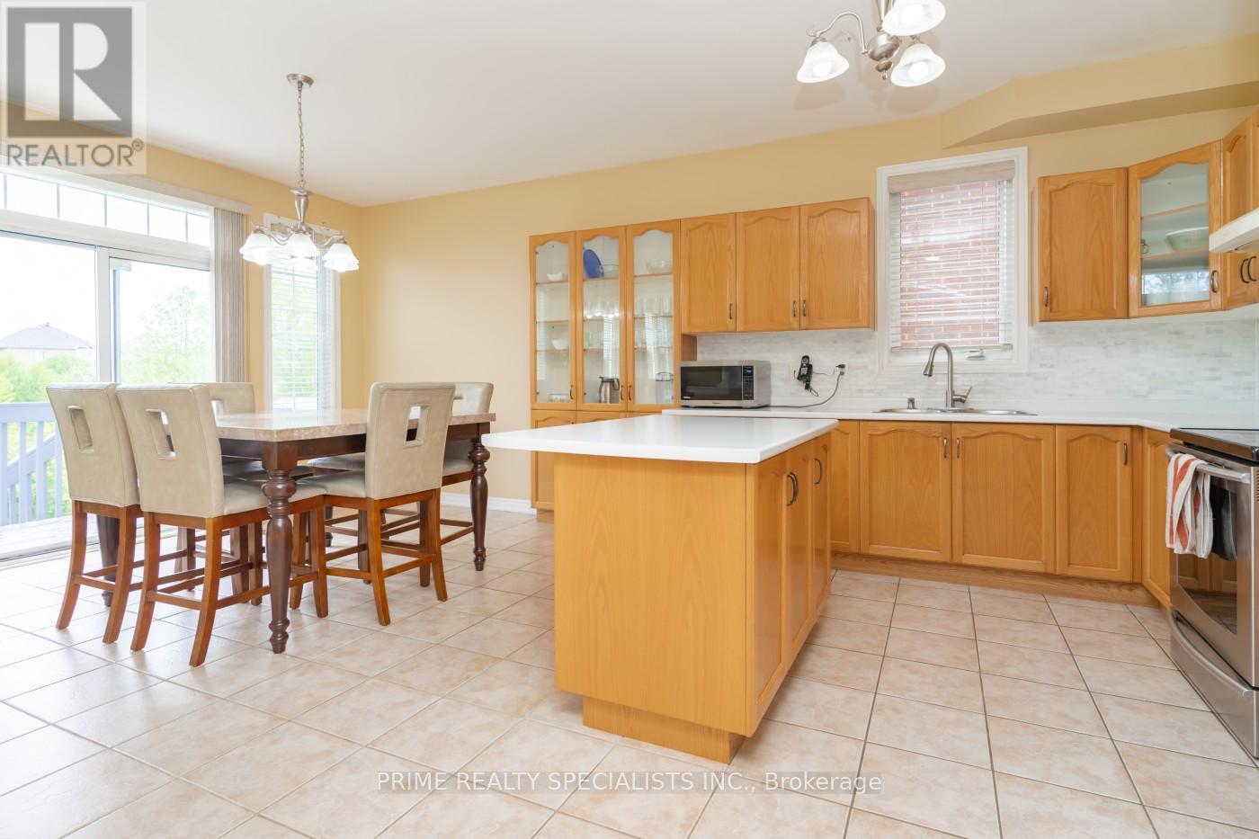 50 Gallucci Crescent, Brampton, Ontario  L6P 1R6 - Photo 14 - W12163562