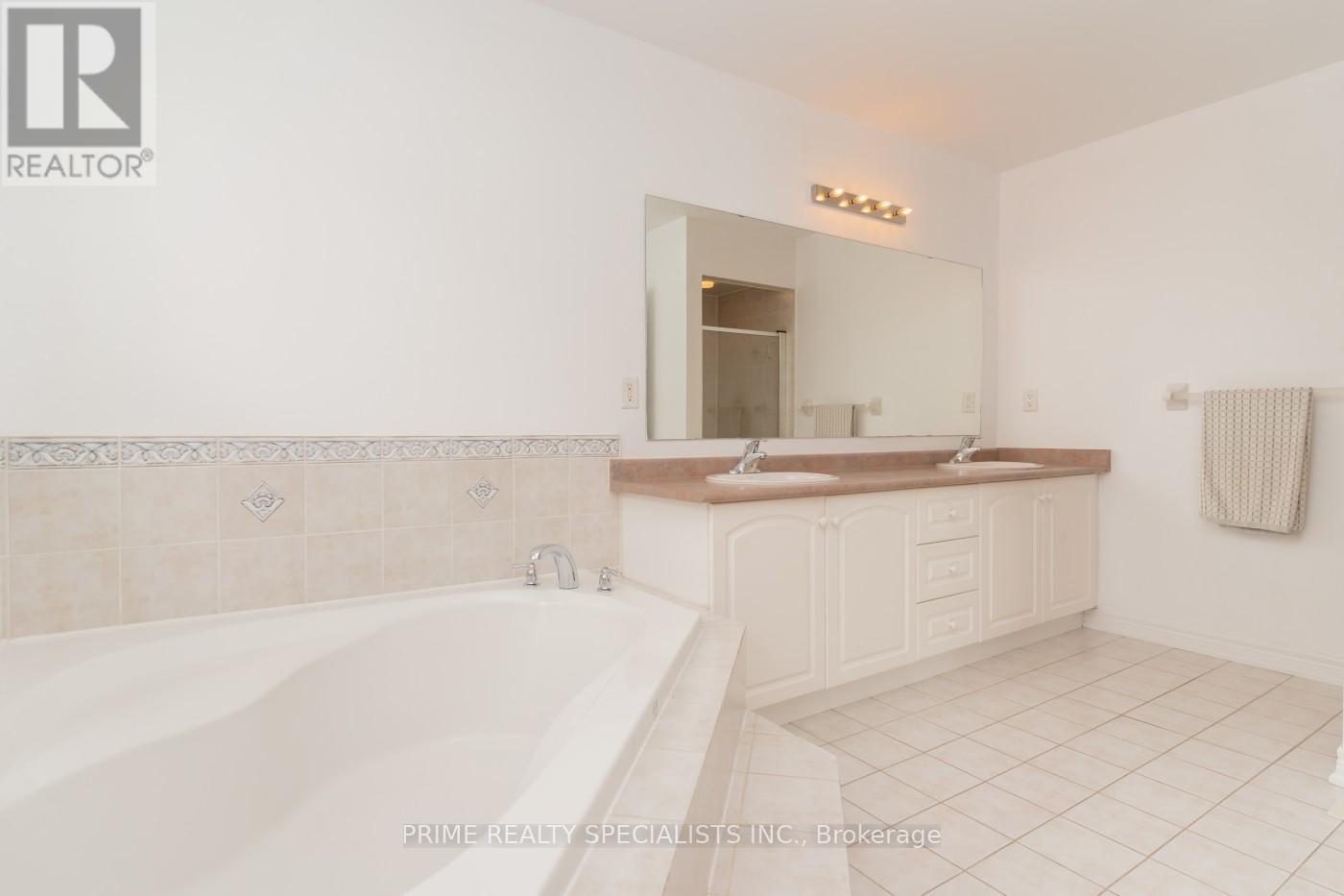 50 Gallucci Crescent, Brampton, Ontario  L6P 1R6 - Photo 19 - W12163562