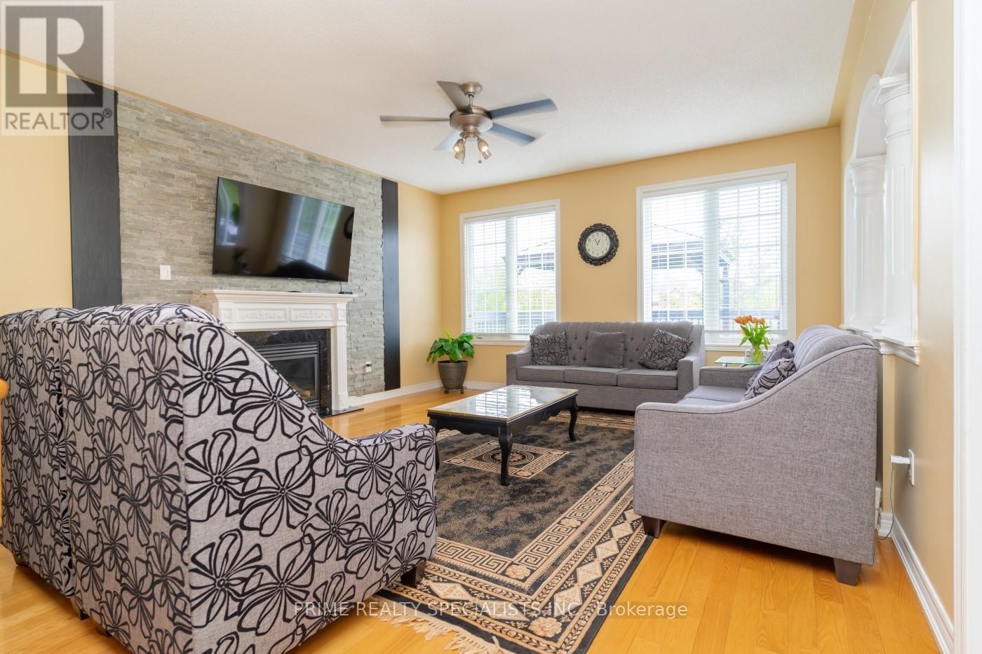50 Gallucci Crescent, Brampton, Ontario  L6P 1R6 - Photo 9 - W12163562