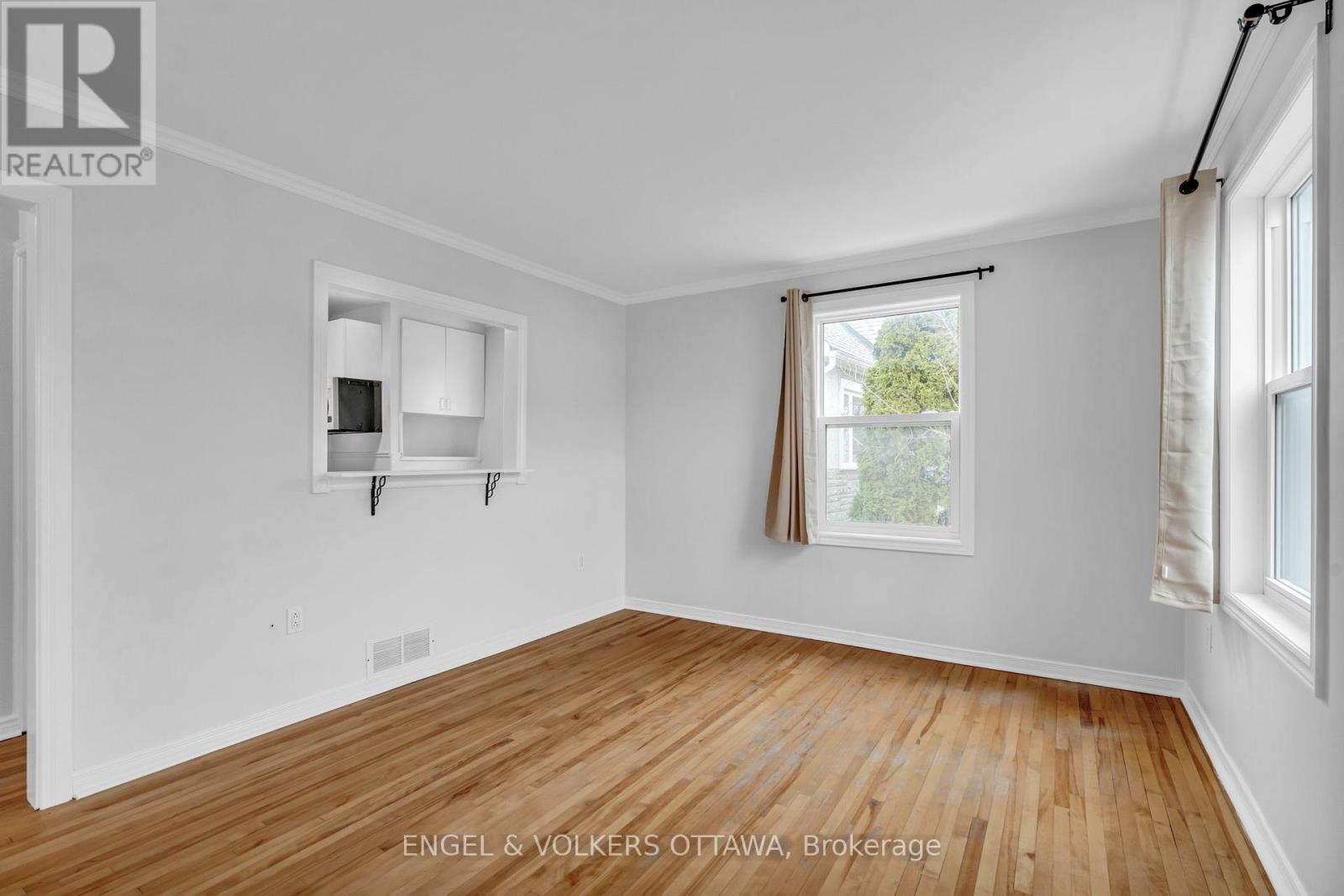 141 Crerar Avenue, Ottawa, Ontario  K1Z 7P4 - Photo 4 - X12163606