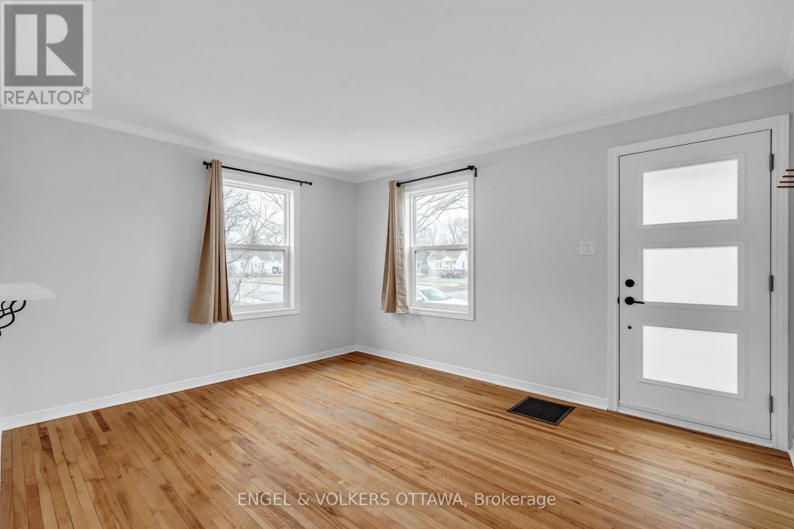141 Crerar Avenue, Ottawa, Ontario  K1Z 7P4 - Photo 5 - X12163606