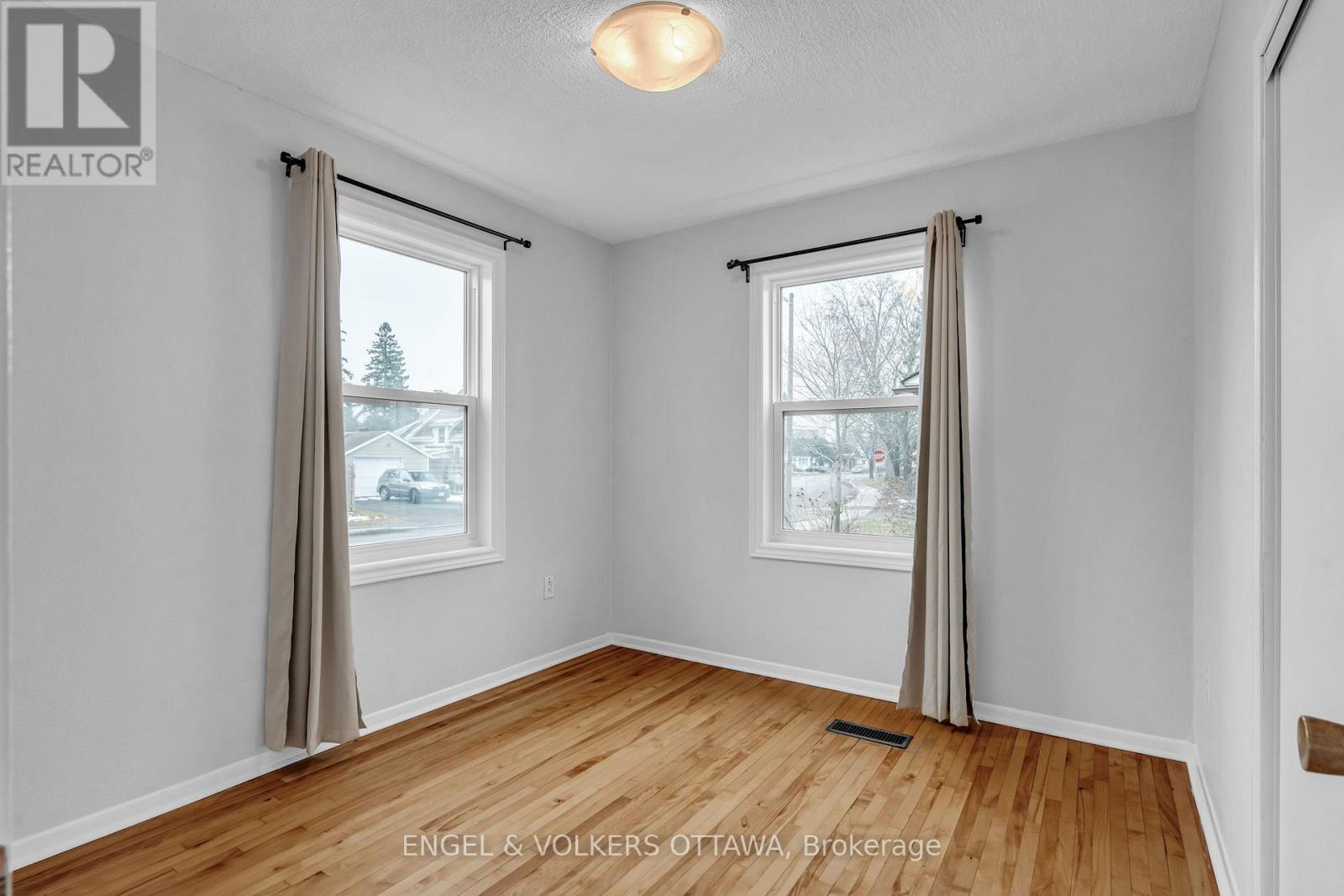 141 Crerar Avenue, Ottawa, Ontario  K1Z 7P4 - Photo 9 - X12163606