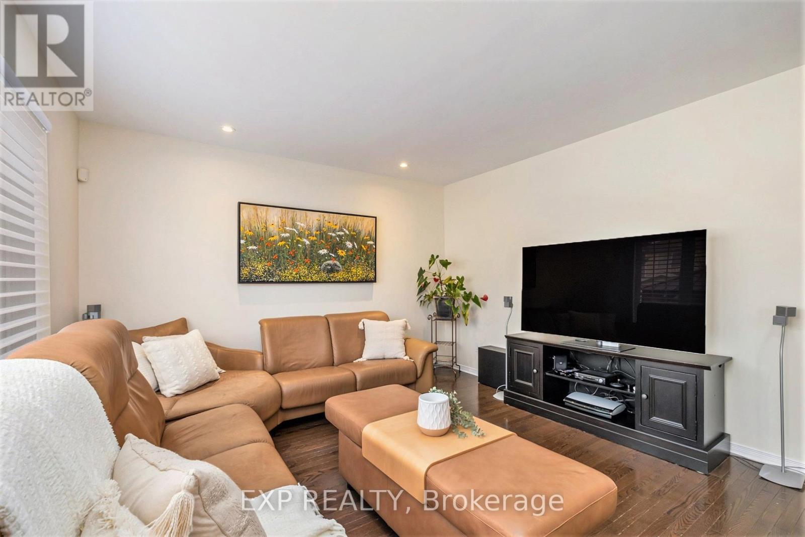 313 Wild Iris Avenue, Ottawa, Ontario  K1T 0B6 - Photo 8 - X12163643