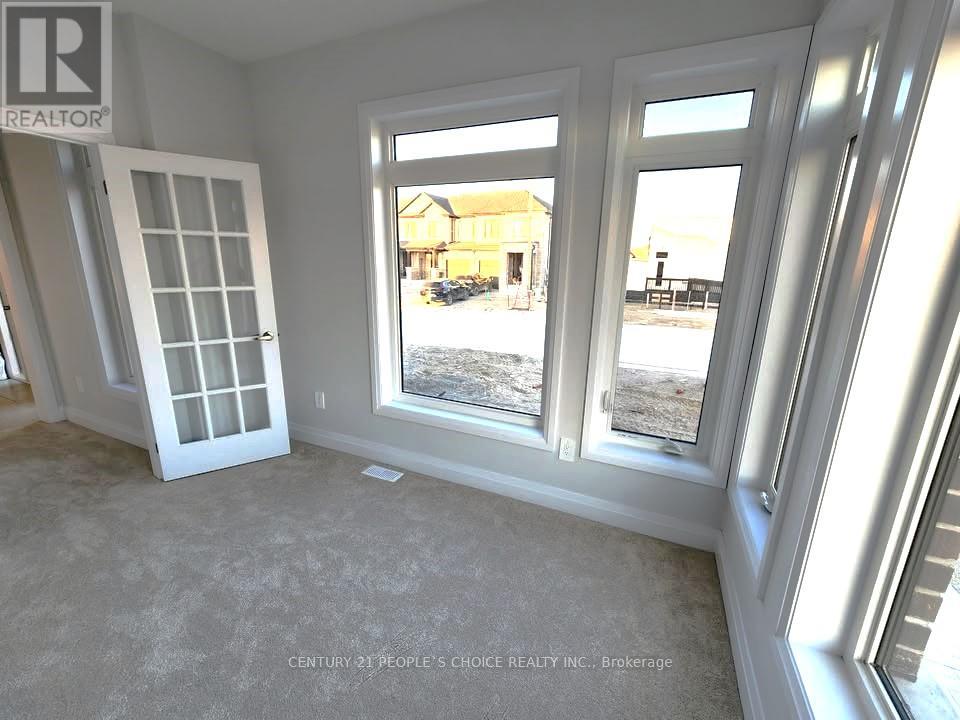 92 Corley Street, Kawartha Lakes, Ontario  K9V 6C2 - Photo 10 - X12163400
