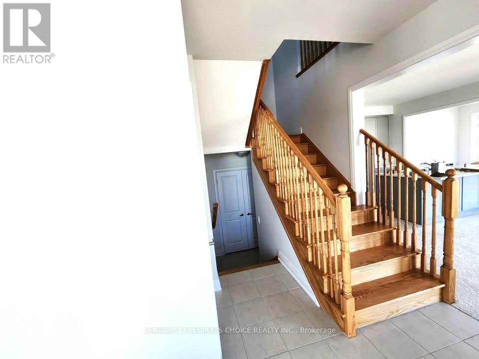 92 Corley Street, Kawartha Lakes, Ontario  K9V 6C2 - Photo 8 - X12163400