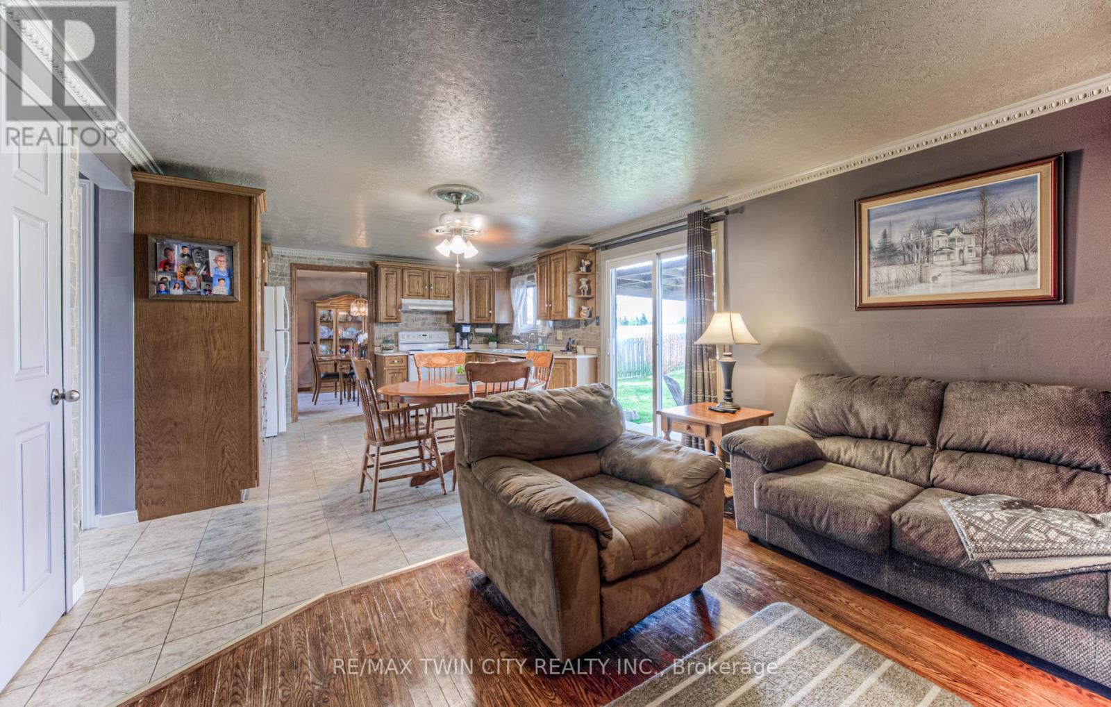 76 Newbury Drive, Kitchener, Ontario  N2N 2X6 - Photo 11 - X12163422