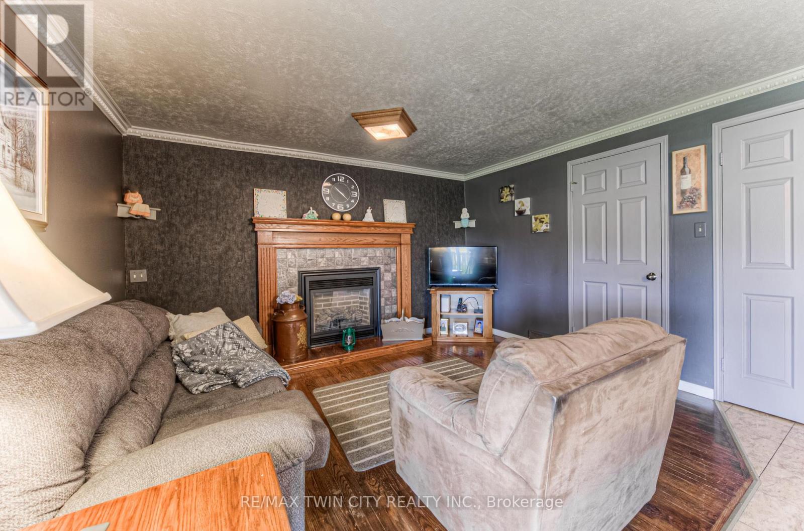 76 Newbury Drive, Kitchener, Ontario  N2N 2X6 - Photo 14 - X12163422