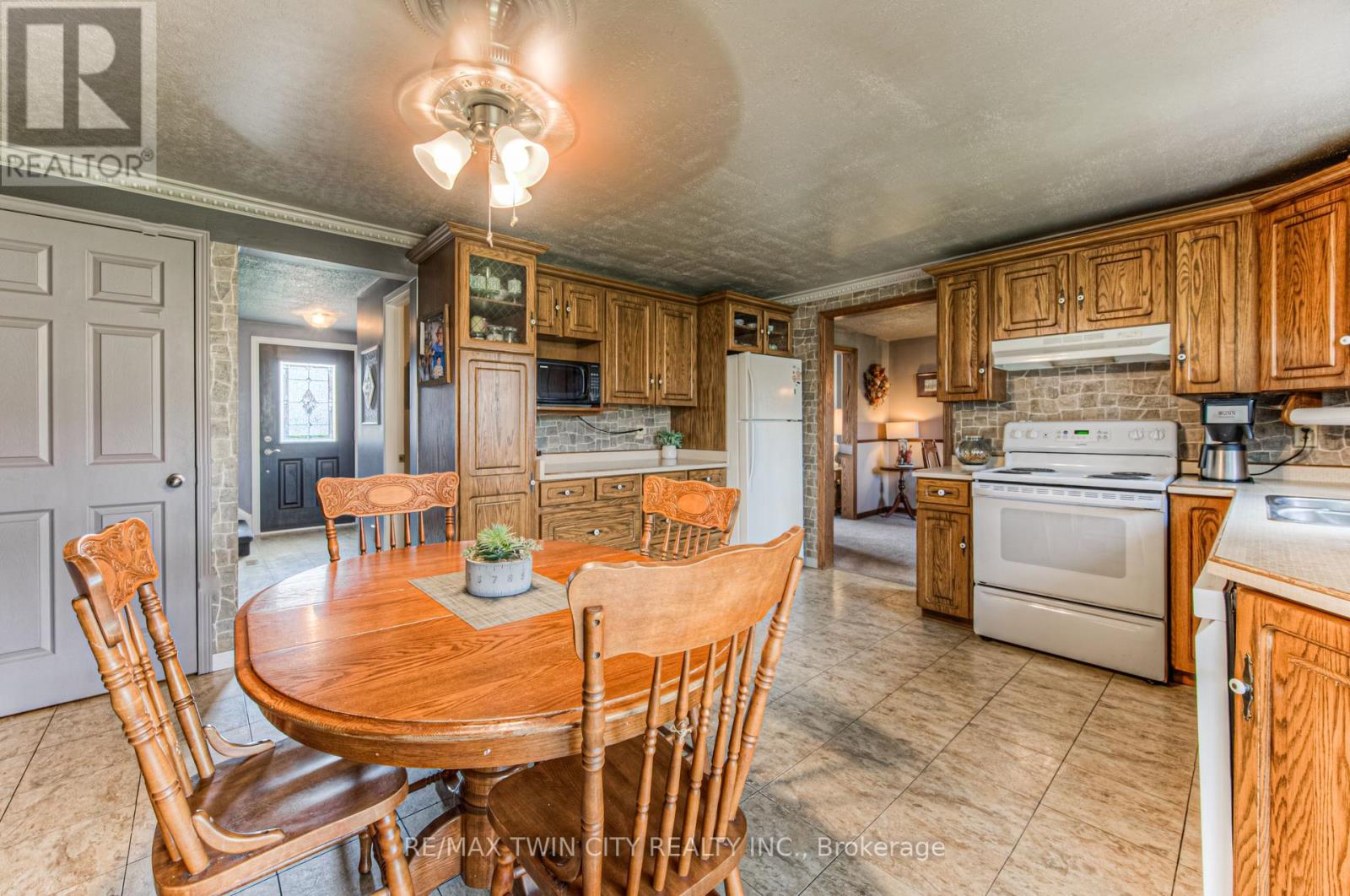 76 Newbury Drive, Kitchener, Ontario  N2N 2X6 - Photo 15 - X12163422