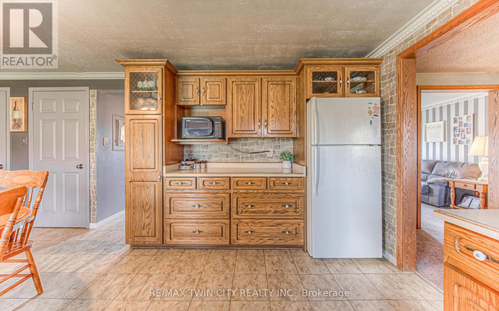 76 Newbury Drive, Kitchener, Ontario  N2N 2X6 - Photo 21 - X12163422