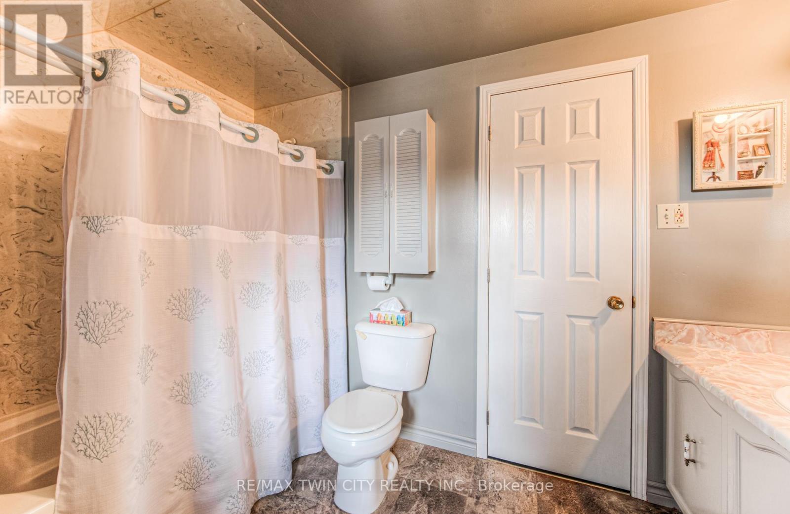 76 Newbury Drive, Kitchener, Ontario  N2N 2X6 - Photo 27 - X12163422