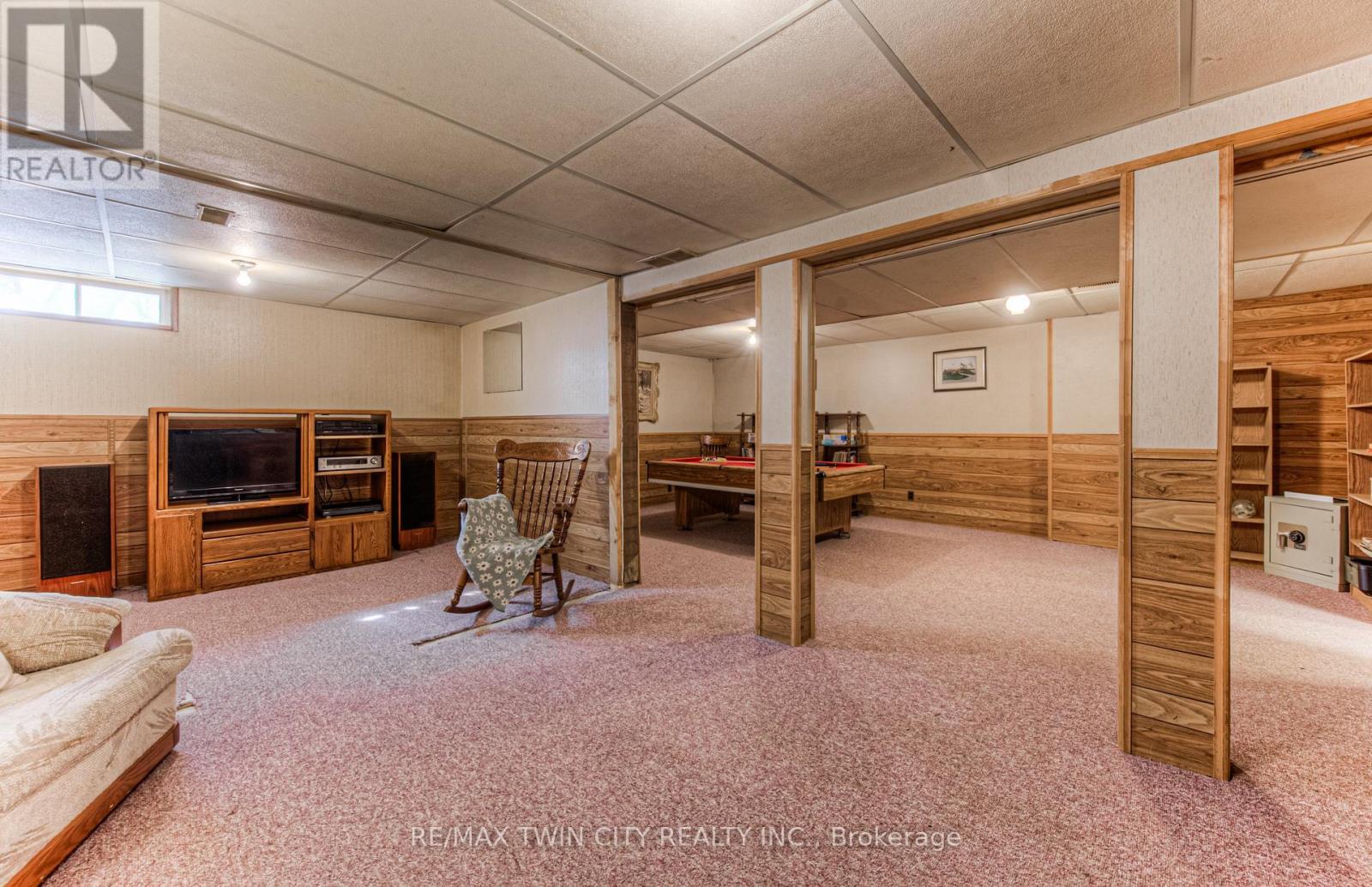 76 Newbury Drive, Kitchener, Ontario  N2N 2X6 - Photo 35 - X12163422