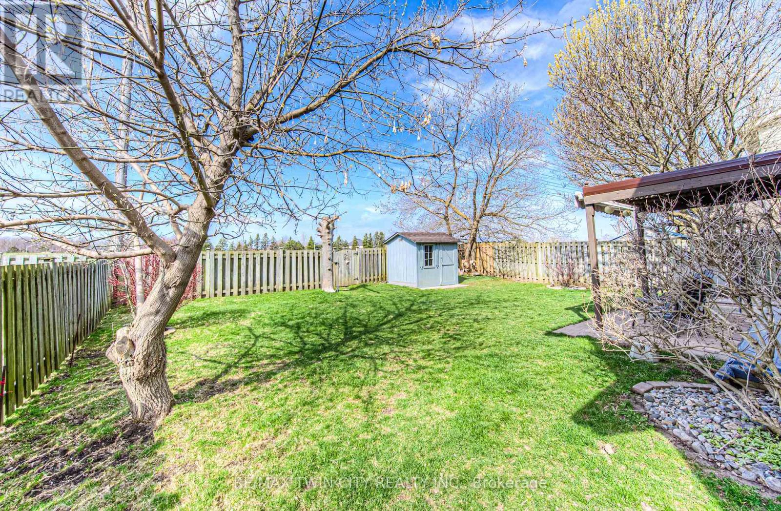 76 Newbury Drive, Kitchener, Ontario  N2N 2X6 - Photo 39 - X12163422