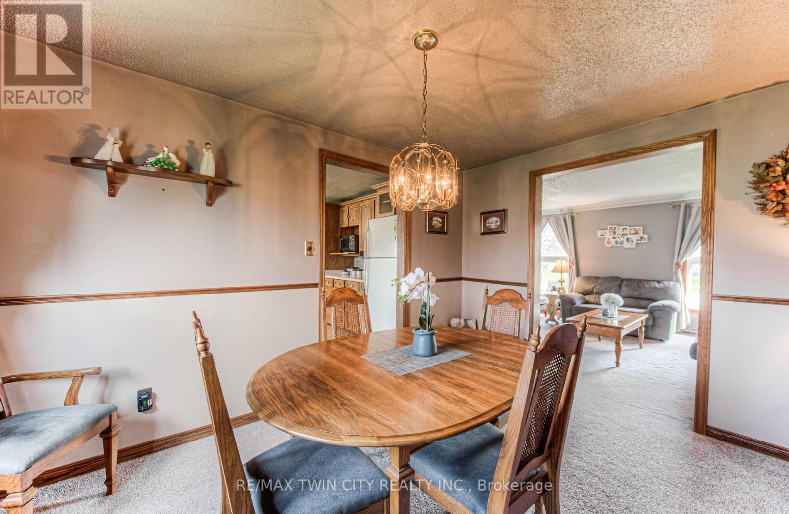 76 Newbury Drive, Kitchener, Ontario  N2N 2X6 - Photo 9 - X12163422