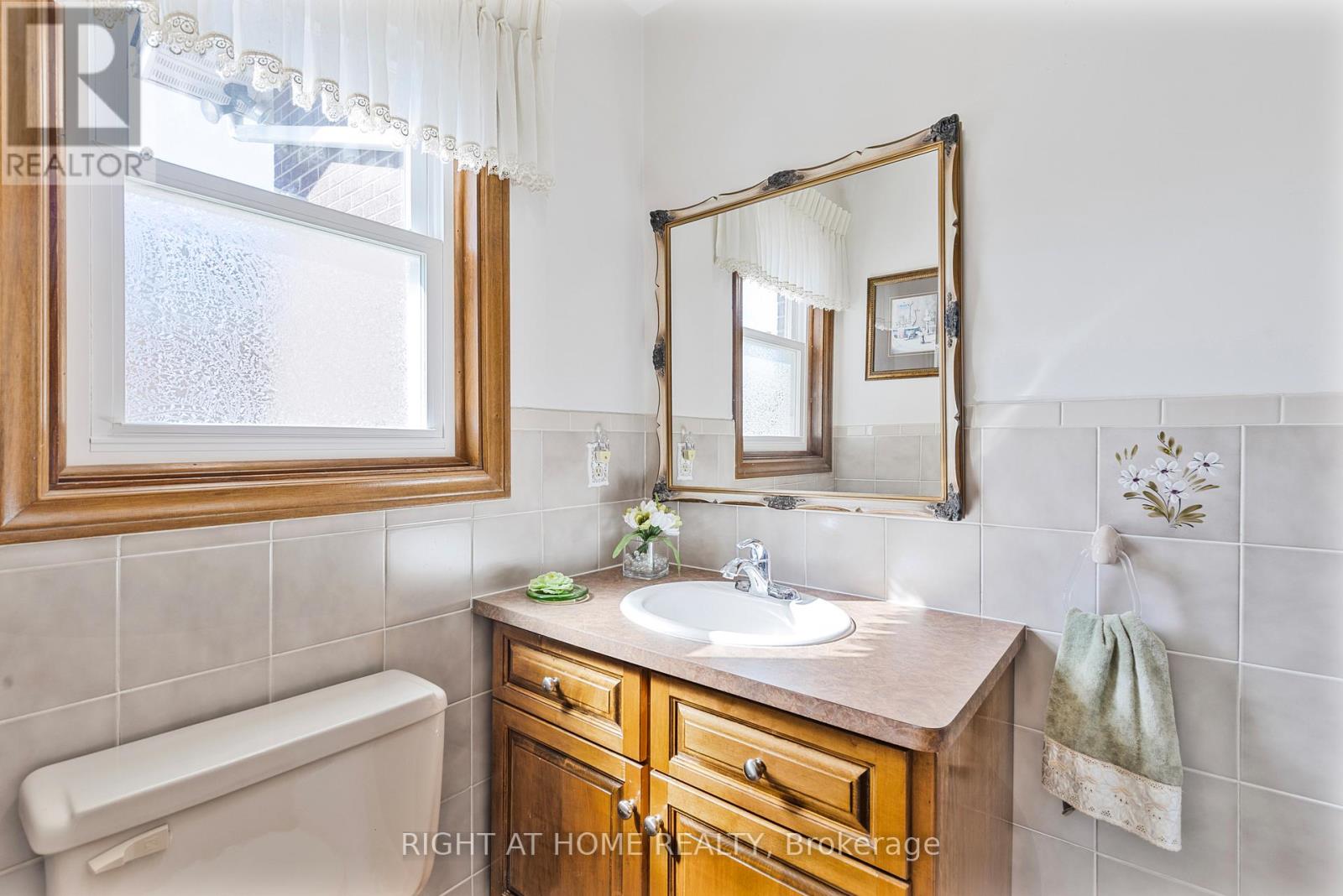 212 Margaret Avenue, Hamilton, Ontario  L8E 2H8 - Photo 25 - X12163432