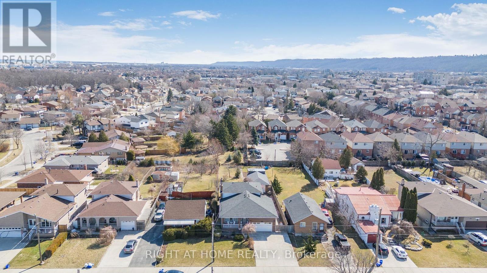 Property at 212 MARGARET AVENUE image 3