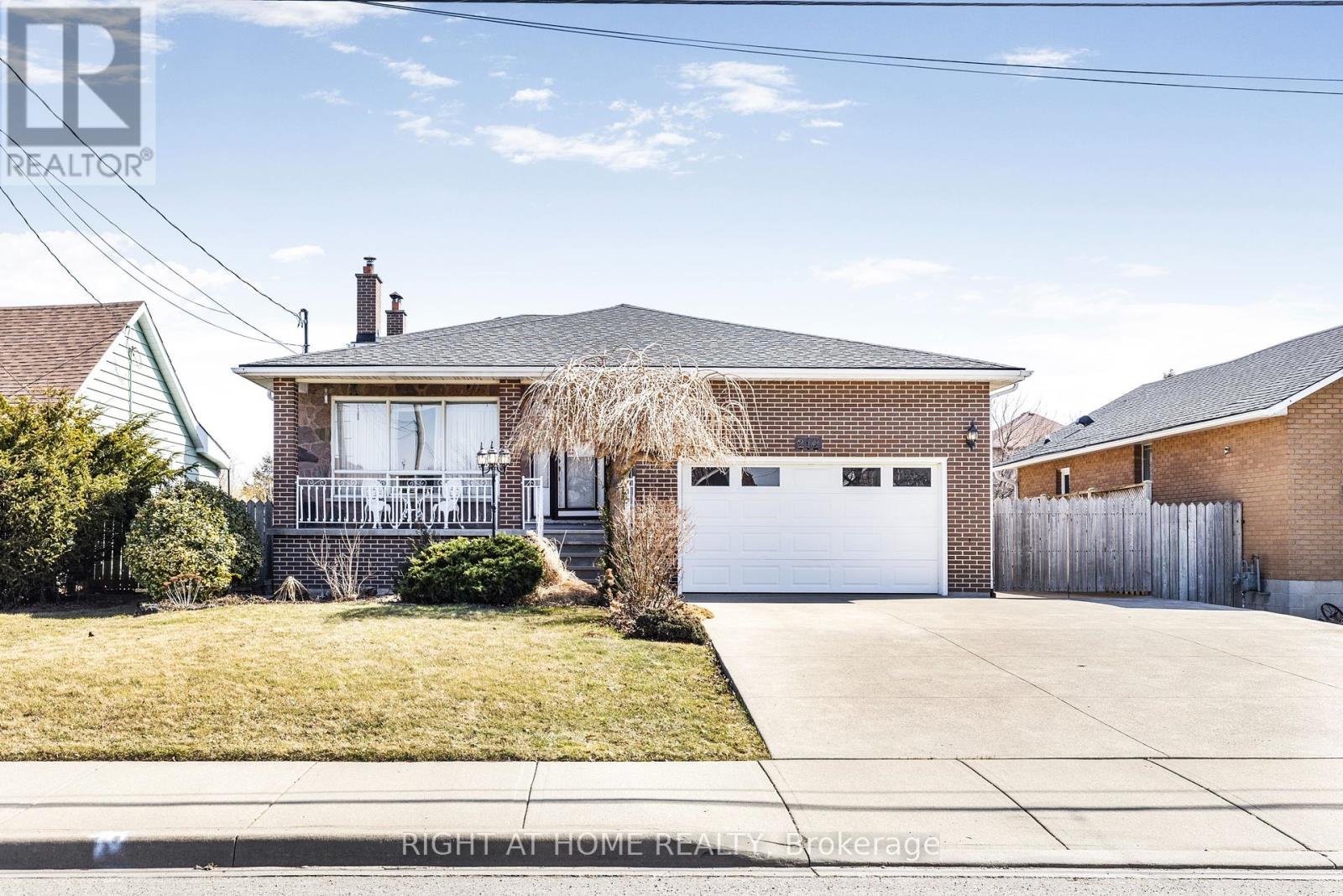 Property at 212 MARGARET AVENUE image 4